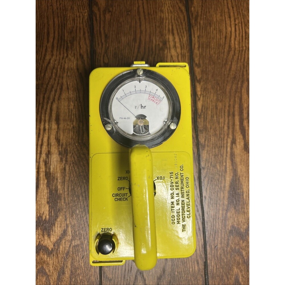 CD Victoreen CDV-715 Model 1A Radiation Detector